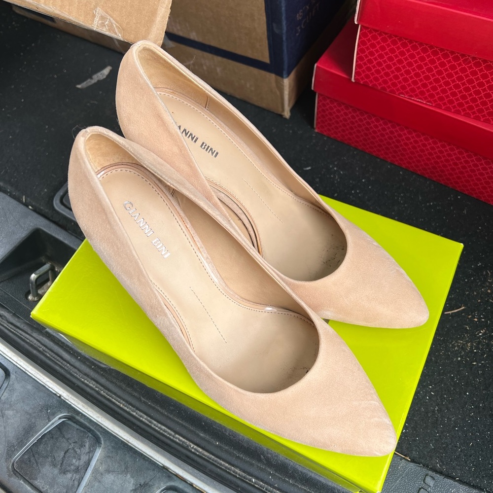 Gianni Bini Nude Heels